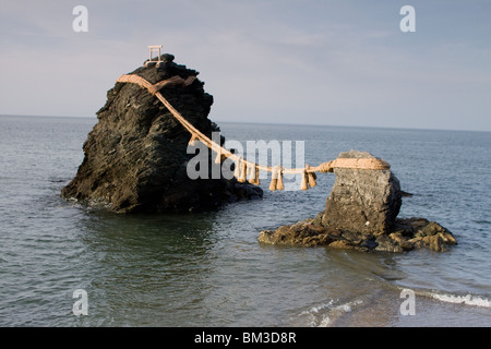 Meoto Iwa, los casados rocas de Futami, Japón Foto de stock