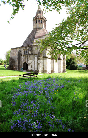 Abbot's Kitchen en primavera, la Abadía de Glastonbury UK Foto de stock