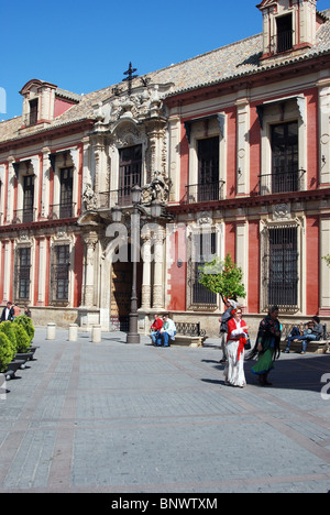 Palacio Arzobispal en la Plaza de los Reyes, Sevilla, provincia de Sevilla, Andalucía, España, Europa Occidental. Foto de stock