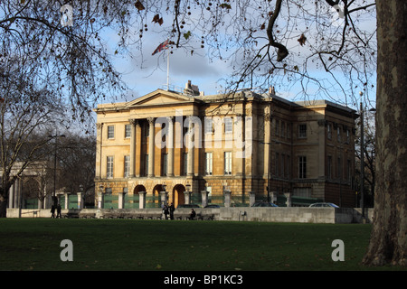 Apsley House, antigua residencia del Duque de Wellington, en la esquina de Hyde Park, Londres, Reino Unido.