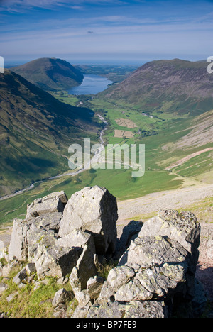 Vista de Wasdale cabeza y el agua residual de gran Gable, Lake District, Cumbria Foto de stock