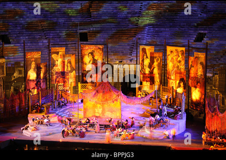 Carmen de Bizet, rendimiento en arena, Verona, Italia Foto de stock