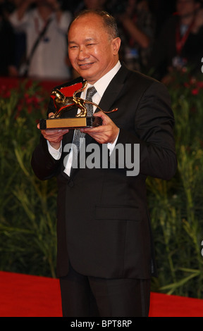 JOHN WOO John Woo Golden Lion Lifetime Achievement Award. 67º Festival de Cine de Venecia Venecia Italia 03 de septiembre de 2010 Foto de stock