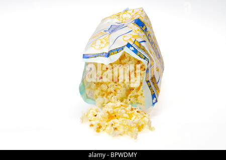 Abra la bolsa de Pop Secret palomitas de maíz para microondas en el horno  microondas, EE.UU Fotografía de stock - Alamy