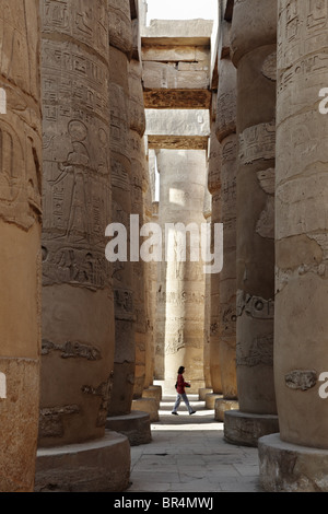 Hypstyle hall, el templo de Karnak, Karnak, Egipto, África Foto de stock
