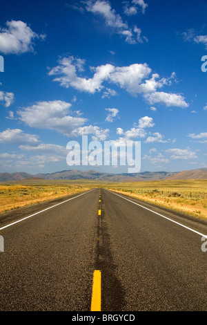 US Highway 20 cerca de Arco, Idaho, USA.