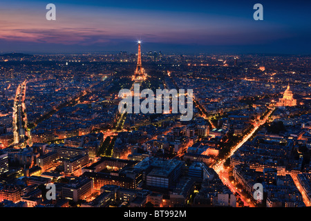 Atardecer en París con la vista desde la torre Tour Montparnasse en la Eiffeltower