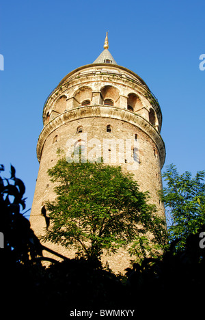 Estambul, Turquía. La torre de Galata en el distrito de Beyoglu. En otoño de 2010. Foto de stock