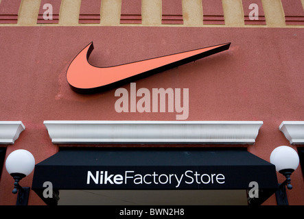 el propósito Incorrecto tos Shoe factory nike fotografías e imágenes de alta resolución - Alamy