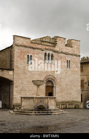 Piazza Silvestri en Umbria Bevagna