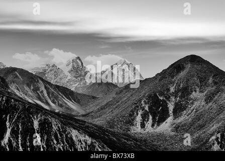 Picos de las montañas del Himalaya, Sichuan, China Foto de stock