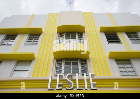 El Leslie Hotel en el distrito Art Deco de Ocean Drive, South Beach, Miami, Florida, USA.