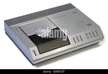 Portable cd player fotografías e imágenes de alta resolución - Alamy