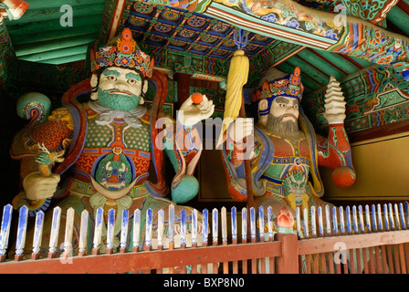 Templo Girimsa tutores en el templo budista, Corea del Sur Foto de stock