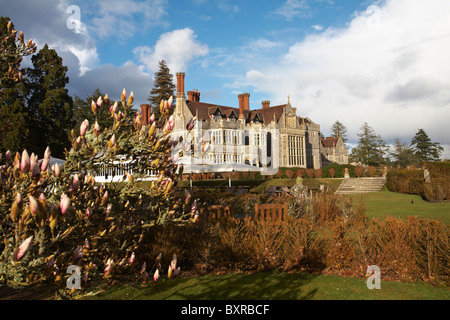 Rhinefield House Hotel and Gardens, Brockenhurst. New Forest, Hampshire, Reino Unido en marzo Foto de stock