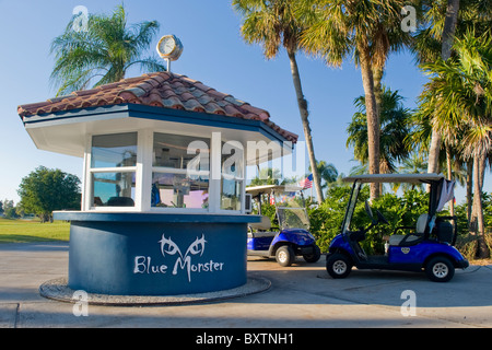 Marriott Doral Golf Resort & Spa , Miami , Florida , USA , Blue Monster starter quiosco con cochecito de golf Foto de stock