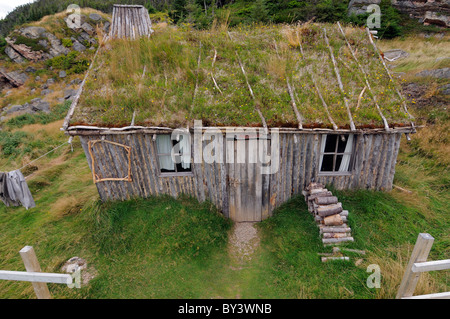 Una temprana Terranova estilo cabaña colonos reproducido para la serie de televisión canadiense CBC Random Passage Plató Trinity Bay Terranova Canadá Foto de stock