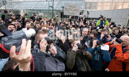 400 fotógrafos-APROX- se reunieron fuera de New Scotland Yard-16/2/09 para oponerse a las nuevas leyes de terrorismo Foto de stock