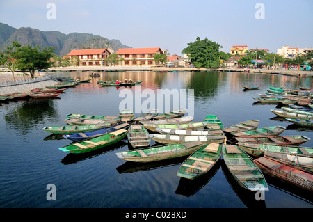 Tam Coc región cerca de Ninh Binh, seque la Bahía de Halong, Vietnam, Sudeste de Asia, Asia Foto de stock