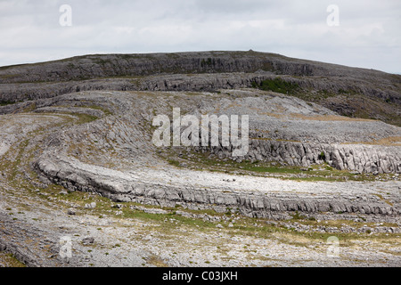 Paisaje cárstico, Burren National Park, en el condado de Clare, Irlanda, Europa