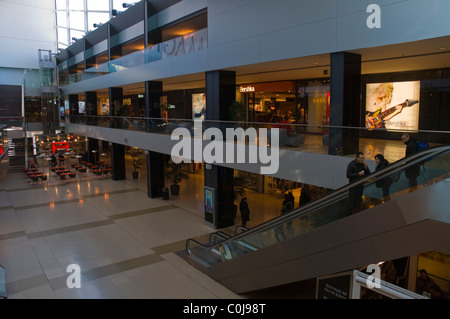 Interior mall maremagnum barcelona port e imágenes alta resolución - Alamy