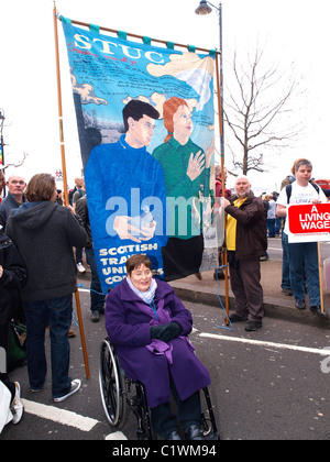 Los miembros stuc y banner TUC Nacional 26 de marzo de 2011 Manifestación contra los recortes. Londres Foto de stock