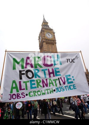 26 de marzo de 2011 National TUC manifestación contra las cortes. "La Marcha por la Alternativa' de Londres Foto de stock