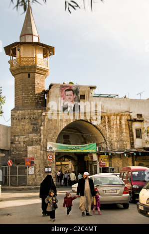 Puerta de entrada a la antigua Souq bazar mercado Siria Damasco Foto de stock