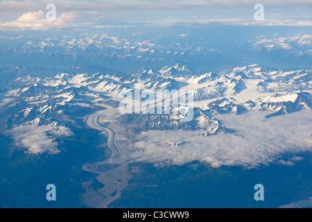El parque nacional de Glacier Bay visto desde el aire. Alaska, EE.UU.