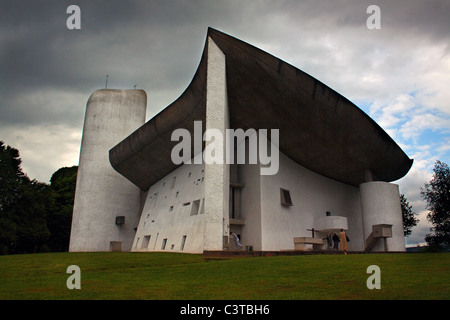 Le Corbusier la Capilla Notre Dame du Haut de Ronchamp Foto de stock