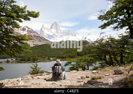 Laguna Capri, macizo Fitz Roy, el Parque Nacional Los Glaciares, Patagonia, Argentina Foto de stock