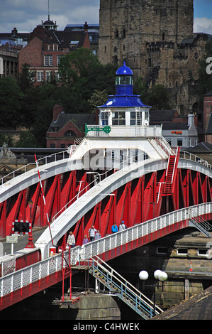 Puente Colgante en Río Tyne, Newcastle upon Tyne Tyne y desgaste, England, Reino Unido Foto de stock