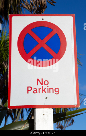 Señal de tráfico, no hay aparcamiento, Auckland, Nueva Zelanda, Lunes, 11 de julio de 2011. Foto de stock