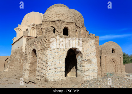 Mausoleo (11º-12º siglo), fatimita cementerio, Asuán, Egipto Foto de stock