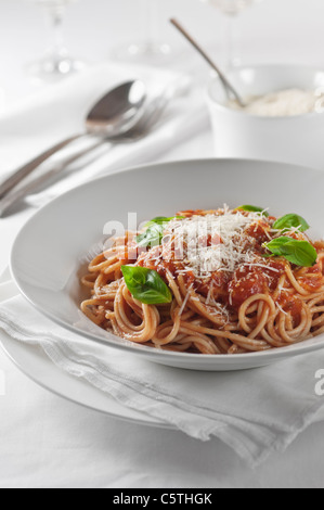 Espaguetis napolitana. Espaguetis con salsa de tomate. Foto de stock
