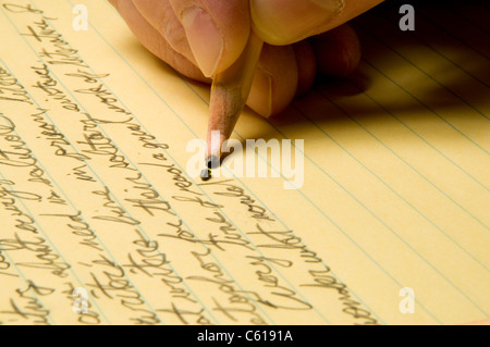 La Escritura con lápiz roto punto amarillo notas legales
