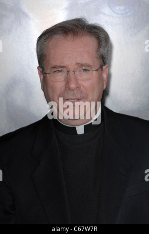 Padre gary thomas el estreno de rito fotografías e imágenes de alta  resolución - Alamy