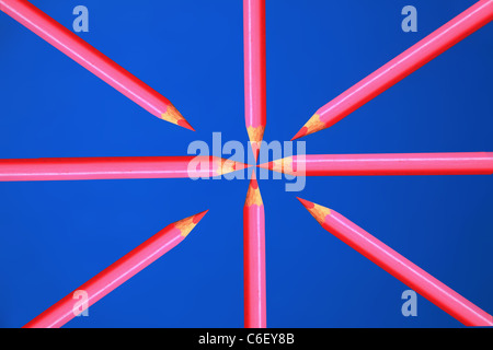 Lápices de color rosa en forma de la bandera británica. Foto de stock