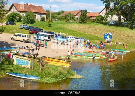 Rafting en el río Krutynia Masuria, región, Polonia, Europa Foto de stock