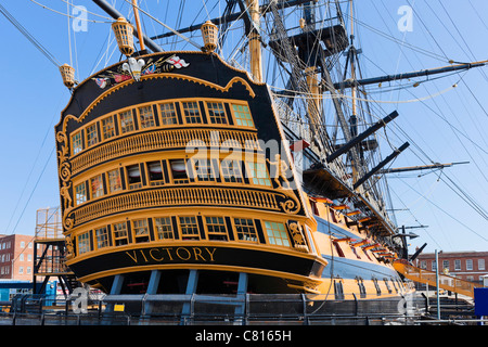 El buque insignia del almirante Lord Nelson HMS Victoria en Portsmouth Historic Dockyard, Portsmouth, Hampshire, Inglaterra, Reino Unido. Foto de stock