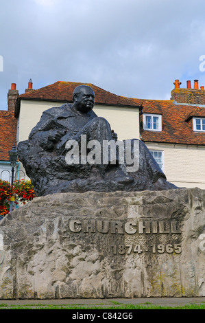 Estatua de Winston Churchill en Westerham Kent England Reino Unido Foto de stock