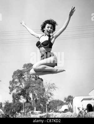 RITA MORENO, el cantante puertorriqueño, bailarina y actriz de cine alrededor de 1956. Posteriormente a la estrella en la película West Side Story Foto de stock