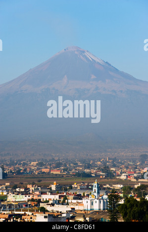 Volcán de Popocatepetl, 5452m, Cholula, estado de Puebla, México, América del Norte Foto de stock
