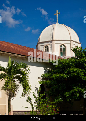 Iglesia católica en Trinidad Honduras Foto de stock