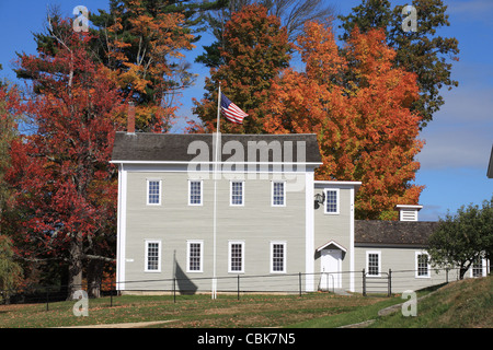 La antigua casa escuela Canterbury Shaker Village, Nueva Hampshire, EE.UU. Foto de stock