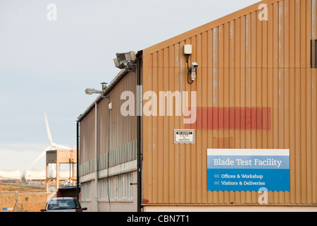 Un blade testing facility en NAREC, el Centro Nacional de Energías Renovables de Blyth, nororiental, Reino Unido. Foto de stock