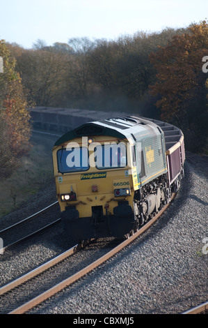 Tren de mercancías acarreadas diesel, Warwickshire, REINO UNIDO
