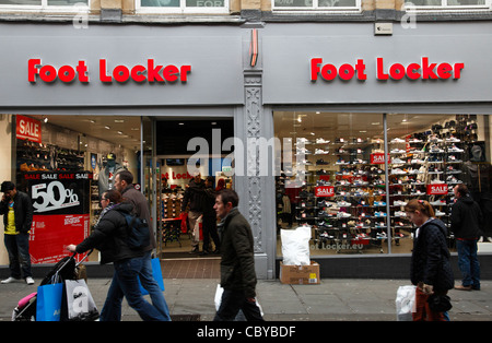 Tienda de calzado Foot Locker en Santa Cruz de Tenerife, Islas Canarias  Fotografía de stock - Alamy