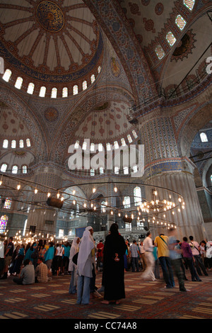 Asia, Europa, Turquía, Estambul. La vista interior de la cúpula principal de la Mezquita Azul Foto de stock