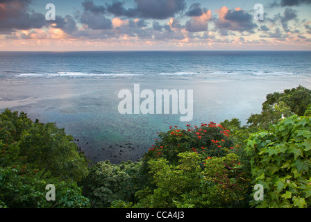 Costa de Princeville, en Kauai, Hawaii. Foto de stock
